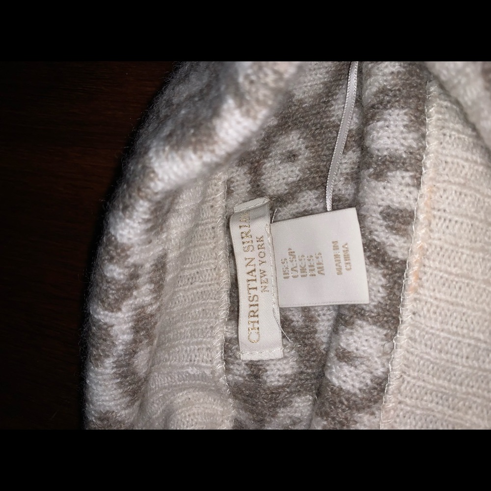 Leopard Turtleck - Picture 2 of 2